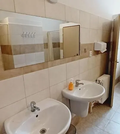 A Restaurace U Jezirka 호텔
